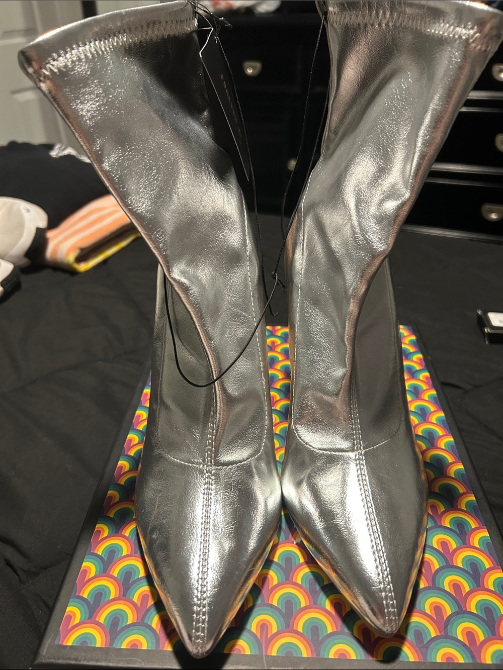 Forever 21 Metallic Silver Pointed Toe Bootie Heeled Boots
